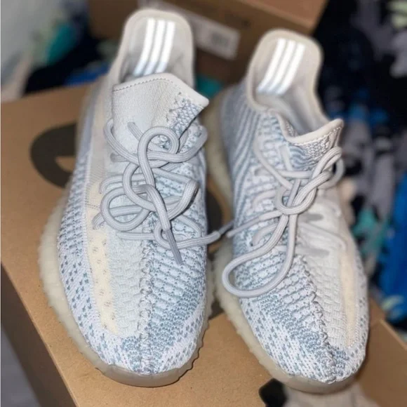 YEEZY BOOST 350 V2